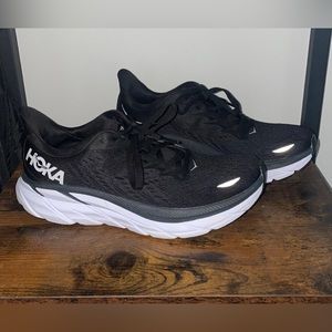 Hoka Women’s Clifton 8 Size 6